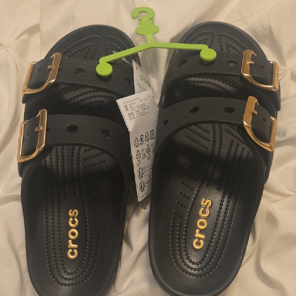 CROCS Woman Black Sandals with Gold Accents Saturday Sandal
